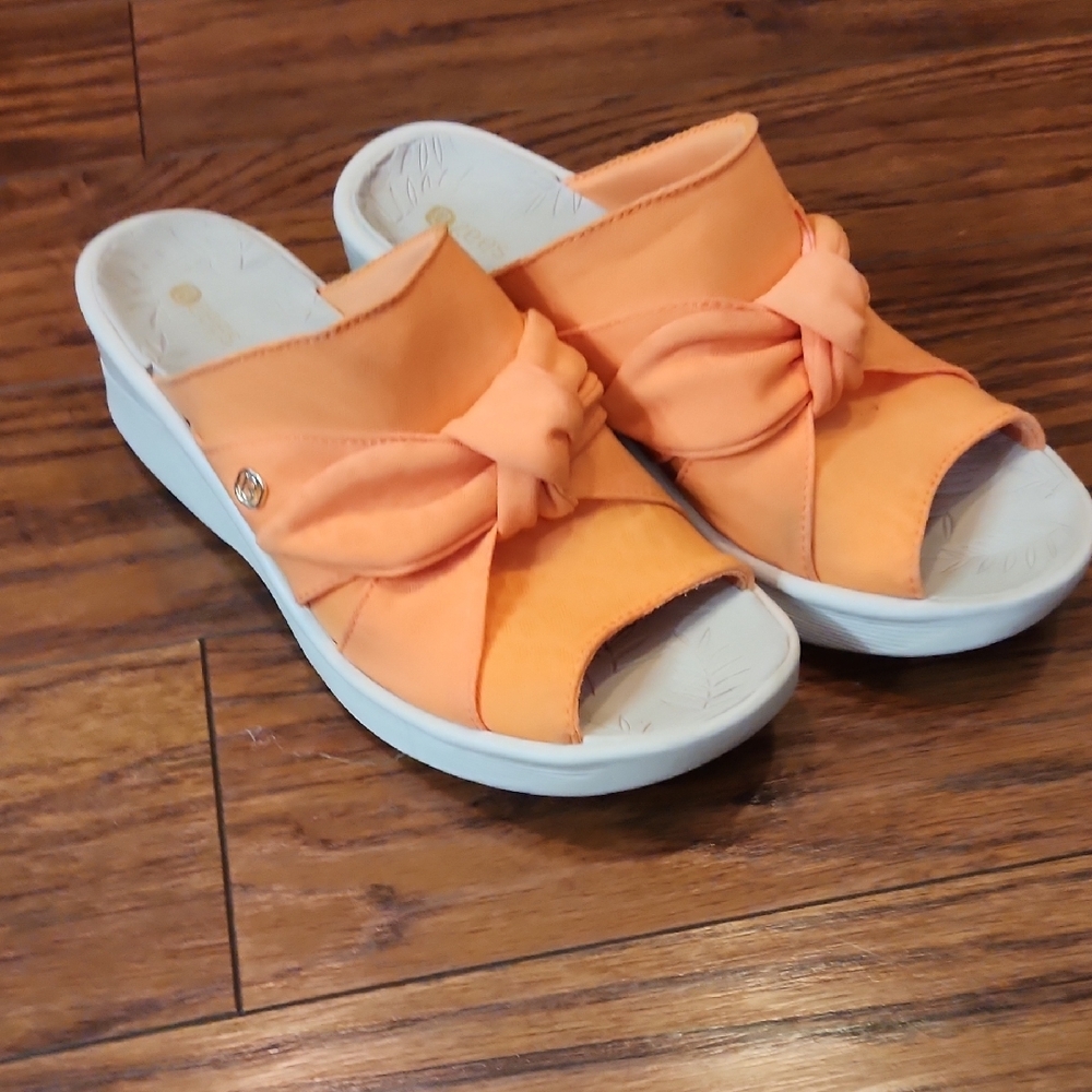 BZees LifeStride Smile Orange Wedge Slide Sandals